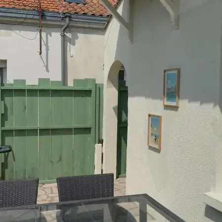 Calm House Near Centre And Vakantiehuis La Rochelle (Charente-Maritime)